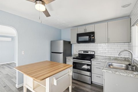 Casa en venta en Saint Petersburg, Florida, 5 dormitorios, 264.49 m2 № 1609832 - foto 23
