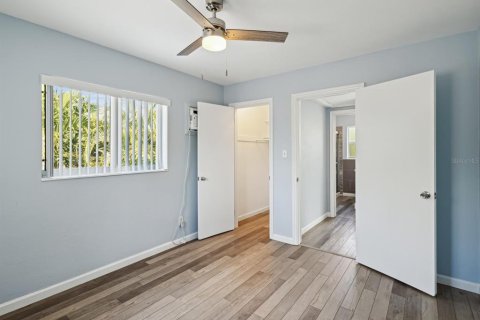 Casa en venta en Saint Petersburg, Florida, 5 dormitorios, 264.49 m2 № 1609832 - foto 30