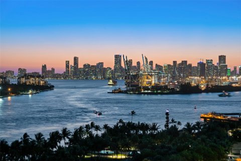 Condo in Miami Beach, Florida, 2 bedrooms  № 2013281 - photo 7