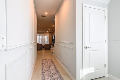 House in Orlando, Florida 5 bedrooms, 287.44 sq.m. № 1844610 - photo 21