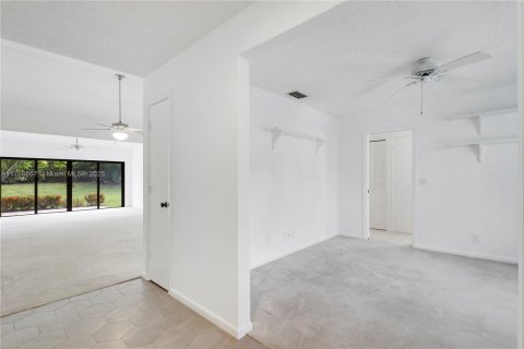 House in Palm City, Florida 3 bedrooms, 143.26 sq.m. № 1711780 - photo 6