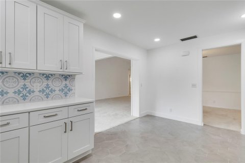 House in Palm City, Florida 3 bedrooms, 143.26 sq.m. № 1711780 - photo 27