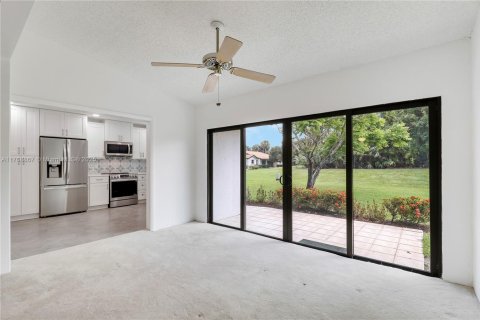 House in Palm City, Florida 3 bedrooms, 143.26 sq.m. № 1711780 - photo 16
