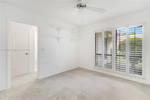 House in Palm City, Florida 3 bedrooms, 143.26 sq.m. № 1711780 - photo 9
