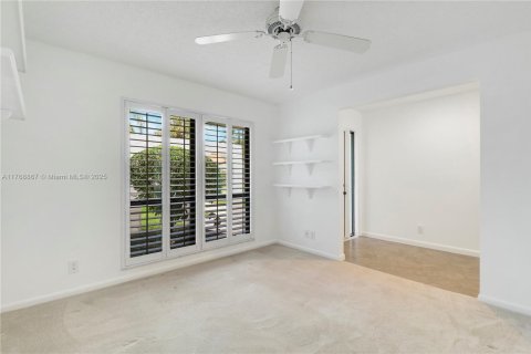 House in Palm City, Florida 3 bedrooms, 143.26 sq.m. № 1711780 - photo 8