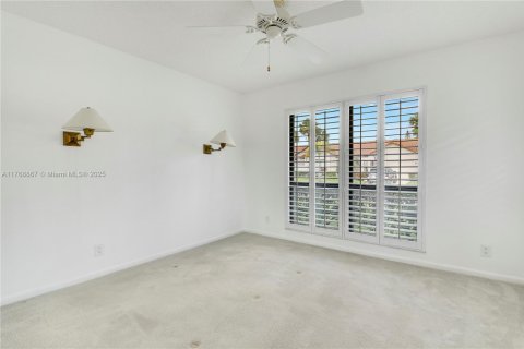 House in Palm City, Florida 3 bedrooms, 143.26 sq.m. № 1711780 - photo 28