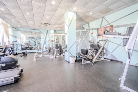 Condo in Miami Beach, Florida, 2 bedrooms  № 2004585 - photo 9