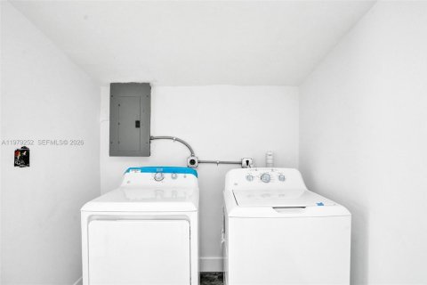 Купить виллу или дом в Лодерхилл, Флорида 3 спальни, 84.36м2, № 2043675 - фото 27