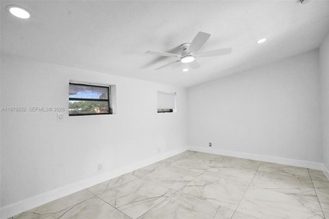 Купить виллу или дом в Лодерхилл, Флорида 3 спальни, 84.36м2, № 2043675 - фото 18