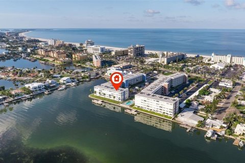 Copropriété à vendre à Saint Pete Beach, Floride: 2 chambres, 125.42 m2 № 1915041 - photo 2