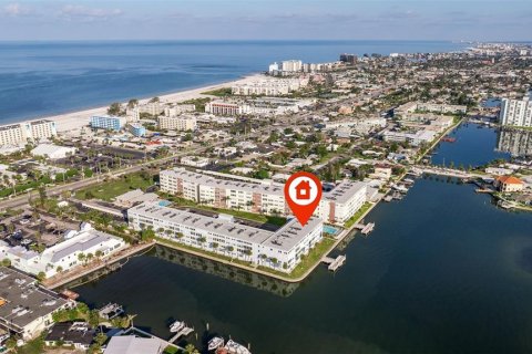 Copropriété à vendre à Saint Pete Beach, Floride: 2 chambres, 125.42 m2 № 1915041 - photo 14