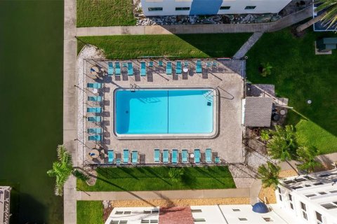 Copropriété à vendre à Saint Pete Beach, Floride: 2 chambres, 125.42 m2 № 1915041 - photo 21