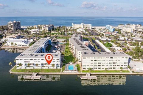 Copropriété à vendre à Saint Pete Beach, Floride: 2 chambres, 125.42 m2 № 1915041 - photo 11
