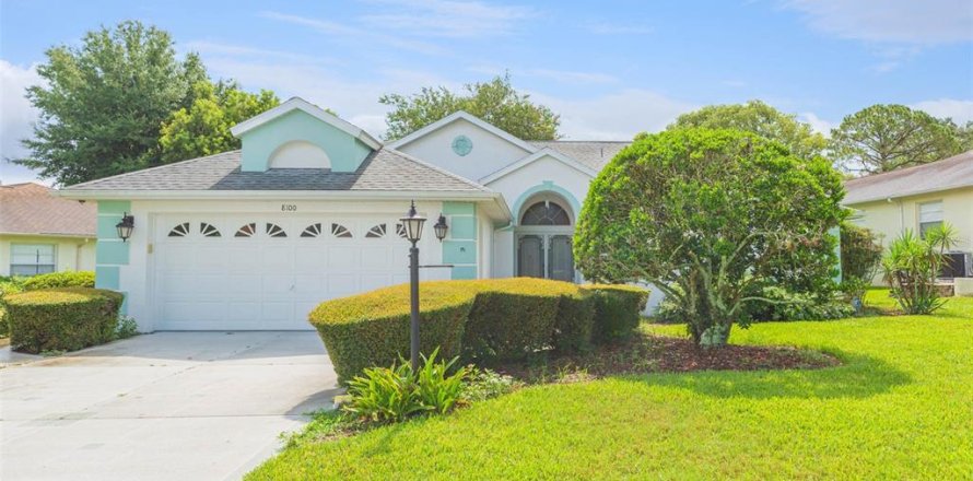 House in Spring Hill, Florida 3 bedrooms, 181.25 sq.m. № 1834904