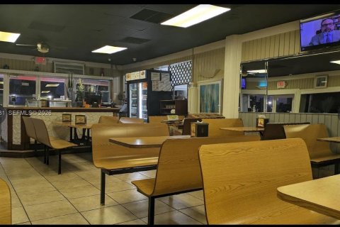 Propiedad comercial en venta en Miami, Florida № 2024521 - foto 3