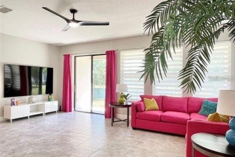 Casa en alquiler en Windermere, Florida, 4 dormitorios, 206.61 m2 № 1916526 - foto 3