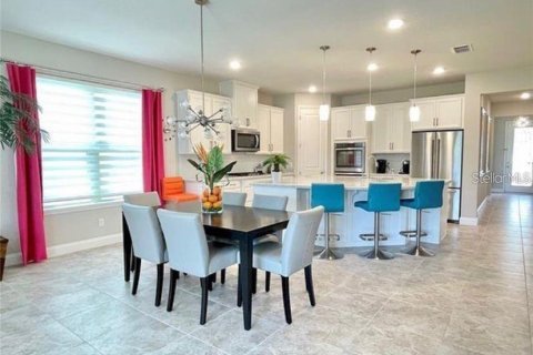 Casa en alquiler en Windermere, Florida, 4 dormitorios, 206.61 m2 № 1916526 - foto 4