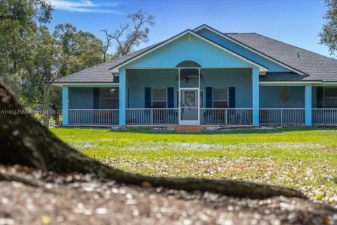 Casa en venta en Okeechobee, Florida, 3 dormitorios № 1968788 - foto 4