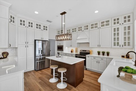 House in Sarasota, Florida 6 bedrooms, 411.46 sq.m. № 2208622 - photo 11