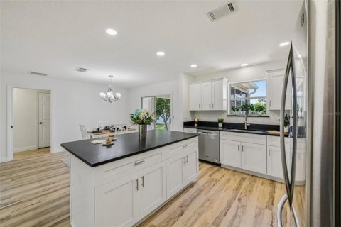 Casa en venta en The Villages, Florida, 3 dormitorios, 129.32 m2 № 1810600 - foto 14