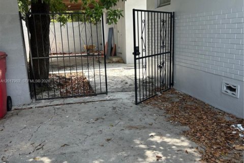 Villa ou maison à Opa-locka, Floride 1 chambre, 180.23 m2 № 2256495