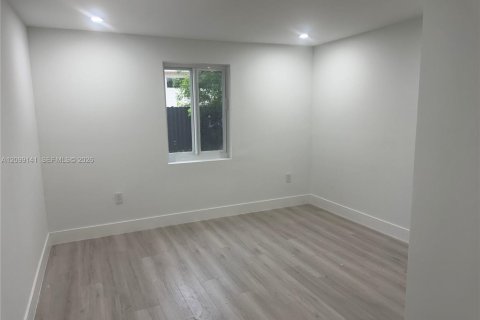 Villa ou maison à vendre à Miami, Floride: 4 chambres № 2397640 - photo 8