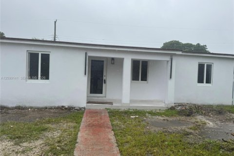 Villa ou maison à Miami, Floride 4 chambres № 2397640