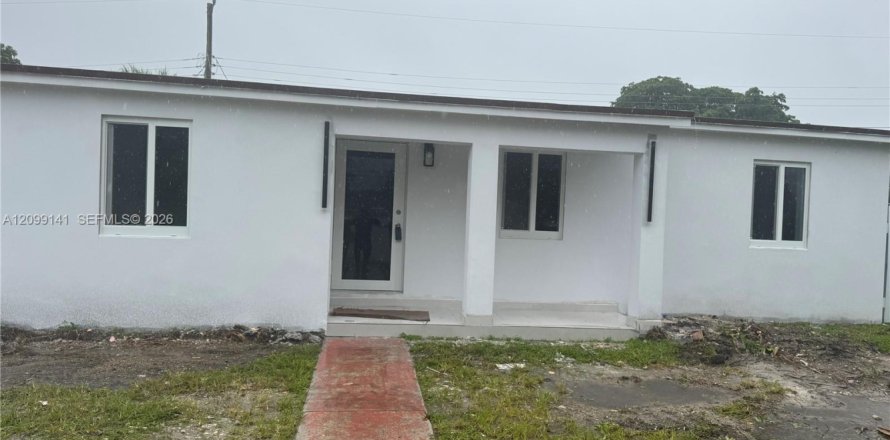Villa ou maison à Miami, Floride 4 chambres № 2397640