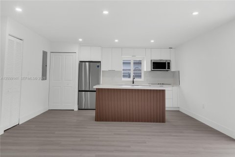 Villa ou maison à vendre à Miami, Floride: 4 chambres № 2397640 - photo 20
