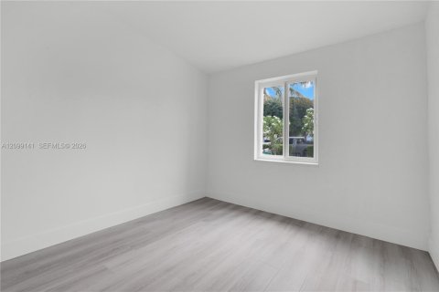 Villa ou maison à vendre à Miami, Floride: 4 chambres № 2397640 - photo 22