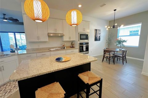 House in Punta Gorda, Florida 4 bedrooms, 209.12 sq.m. № 1813001 - photo 7