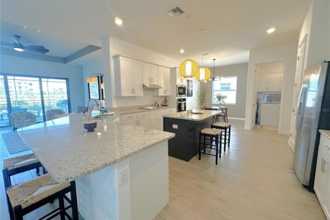 House in Punta Gorda, Florida 4 bedrooms, 209.12 sq.m. № 1813001 - photo 5