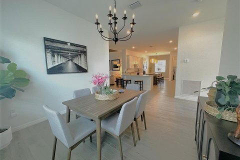 House in Punta Gorda, Florida 4 bedrooms, 209.12 sq.m. № 1813001 - photo 9