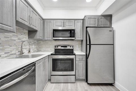 Immobilier commercial à vendre à Miami, Floride: 84.08 m2 № 1938572 - photo 20