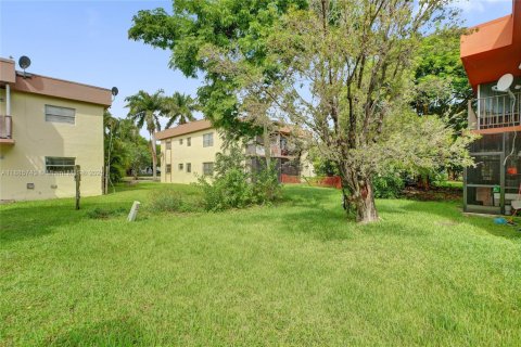 Commercial property in Miami, Florida 84.08 sq.m. № 1938572 - photo 25