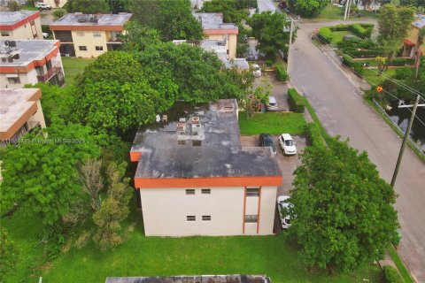 Immobilier commercial à vendre à Miami, Floride: 84.08 m2 № 1938572 - photo 4