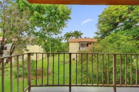 Immobilier commercial à vendre à Miami, Floride: 84.08 m2 № 1938572 - photo 22
