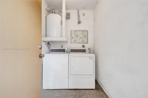Immobilier commercial à vendre à Miami, Floride: 84.08 m2 № 1938572 - photo 23