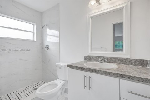 Immobilier commercial à vendre à Miami, Floride: 84.08 m2 № 1938572 - photo 14