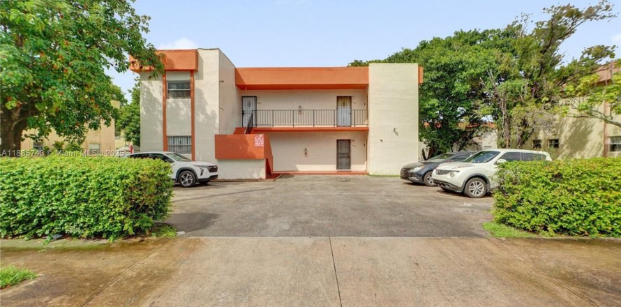 Immobilier commercial à Miami, Floride 84.08 m2 № 1938572