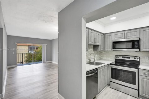 Immobilier commercial à vendre à Miami, Floride: 84.08 m2 № 1938572 - photo 19