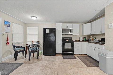 Commercial property in Largo, Florida 4 bedrooms, 172.8 sq.m. № 2210037 - photo 5