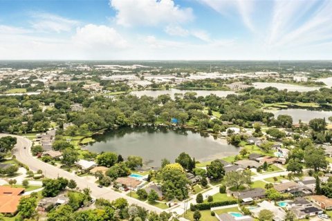 House in Orlando, Florida 4 bedrooms, 256.22 sq.m. № 1816749 - photo 7