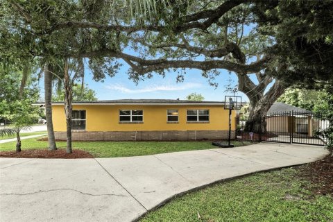 House in Orlando, Florida 4 bedrooms, 256.22 sq.m. № 1816749 - photo 4