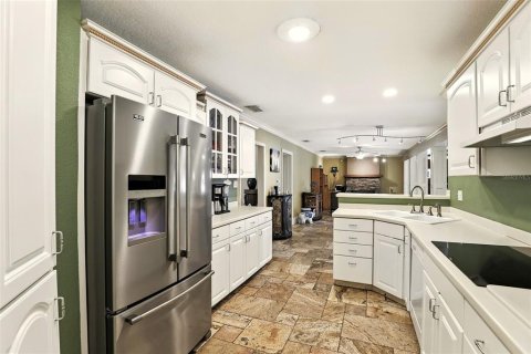 House in Orlando, Florida 4 bedrooms, 256.22 sq.m. № 1816749 - photo 27