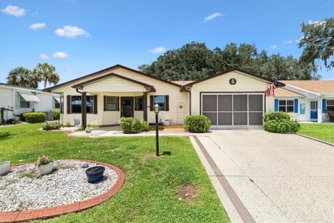 House in The Villages, Florida 2 bedrooms, 142.05 sq.m. № 2314091