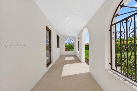 Villa ou maison à vendre à Miami, Floride: 3 chambres, 164.07 m2 № 2278441 - photo 9