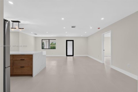 Villa ou maison à vendre à Miami, Floride: 3 chambres, 164.07 m2 № 2278441 - photo 14