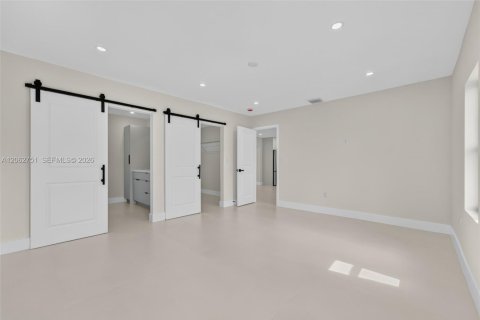 Villa ou maison à vendre à Miami, Floride: 3 chambres, 164.07 m2 № 2278441 - photo 4