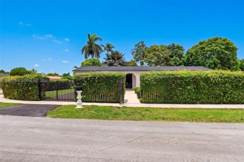 Villa ou maison à vendre à Miami, Floride: 3 chambres, 164.07 m2 № 2278441 - photo 6